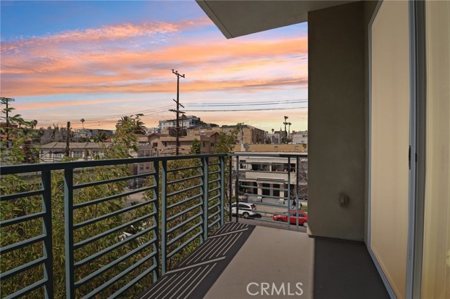 903 S New Hampshire Avenue, Los Angeles CA: https://media.crmls.org/medias/0a94e538-7381-481d-b181-78f03fae1d71.jpg