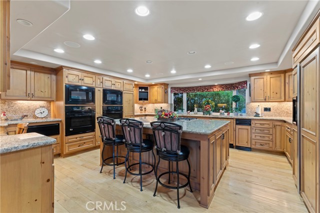 Detail Gallery Image 15 of 62 For 27772 Hamiltair Dr, Lake Arrowhead,  CA 92352 - 5 Beds | 5 Baths