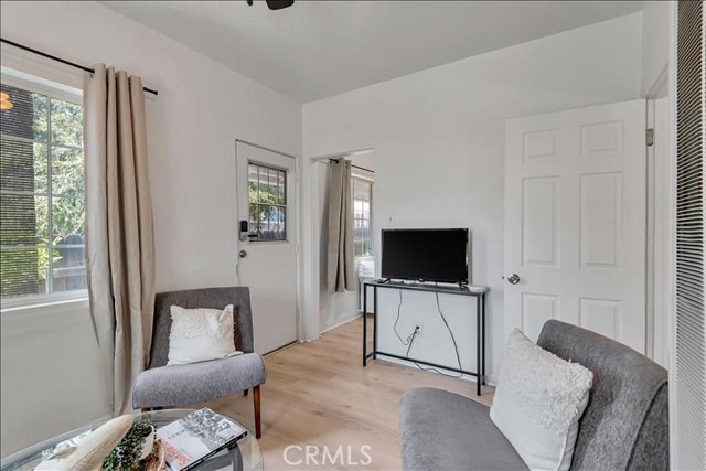 518 E Lime, Monrovia CA: https://media.crmls.org/medias/0a95a55e-2902-4110-ab95-501d5caccb93.jpg