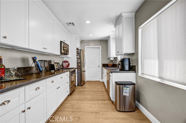 18026 Duncan Street, Encino CA: https://media.crmls.org/medias/0a95f6f9-2012-406a-be93-a9f8a518e3df.jpg
