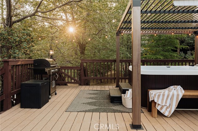 Detail Gallery Image 20 of 29 For 28000 West Shore Dr, Lake Arrowhead,  CA 92352 - 4 Beds | 3/1 Baths