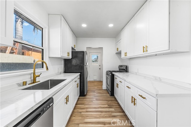 Detail Gallery Image 6 of 32 For 14840 Polk St, Sylmar,  CA 91342 - 3 Beds | 2 Baths