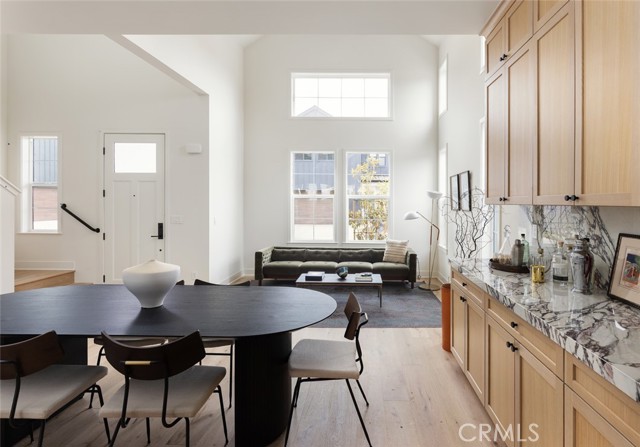 Detail Gallery Image 4 of 17 For 18012 Hazel Ct, Fountain Valley,  CA 92708 - 3 Beds | 3/1 Baths