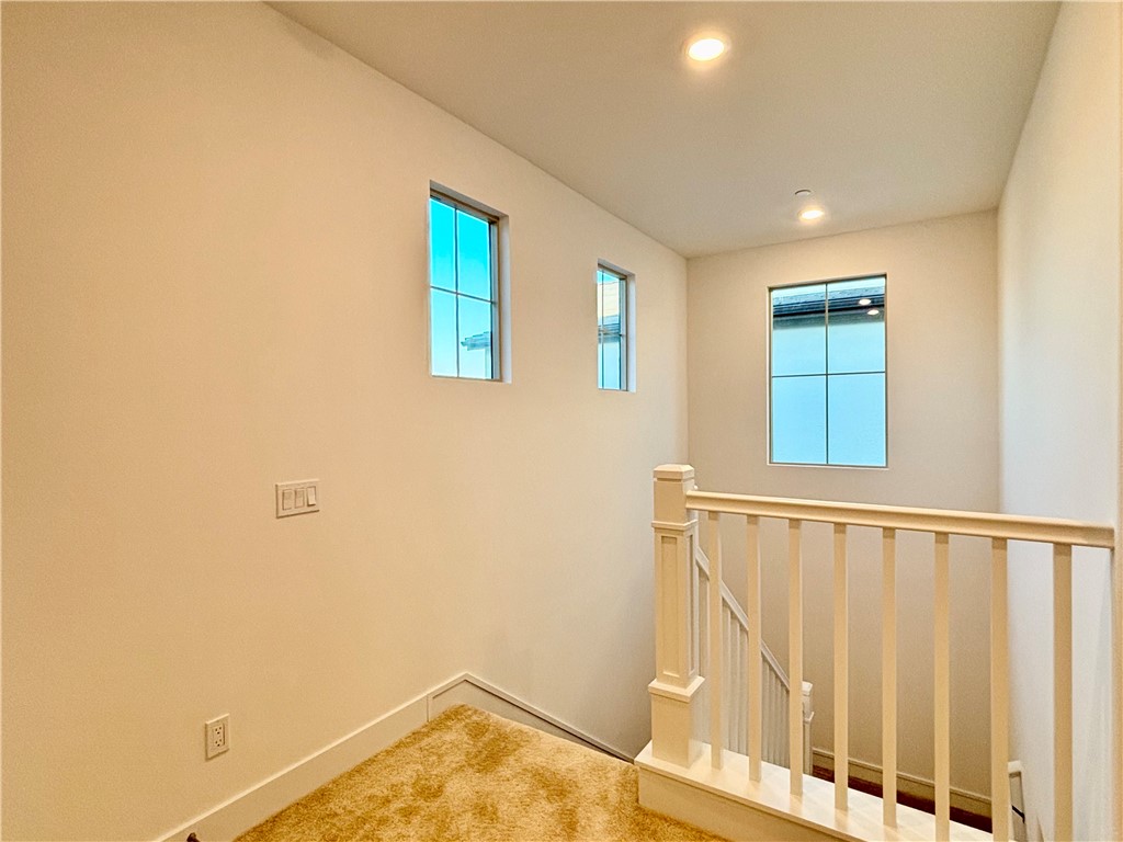 Detail Gallery Image 11 of 26 For 9632 Gisler Dr, Huntington Beach,  CA 92646 - 4 Beds | 3/1 Baths