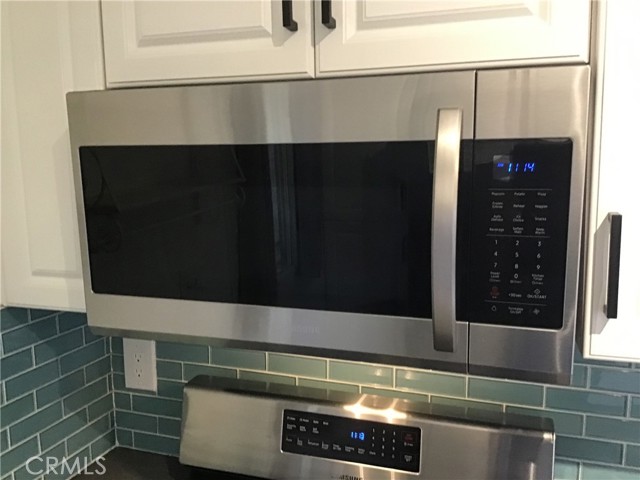 9144 Oakleaf Court, Hesperia CA: https://media.crmls.org/medias/0a981e6b-69a6-429a-b65a-75b5276a71c4.jpg