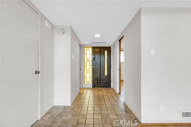 5723 West 74th Street, Los Angeles CA: https://media.crmls.org/medias/0a98c97c-30d1-4f64-822f-32e8d0b0fa46.jpg