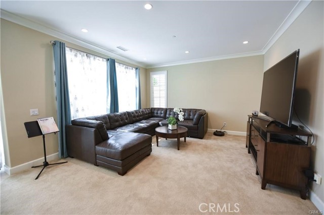 52 Open range, Irvine CA: https://media.crmls.org/medias/0a994af7-a00c-4113-9b4e-b8b852708623.jpg