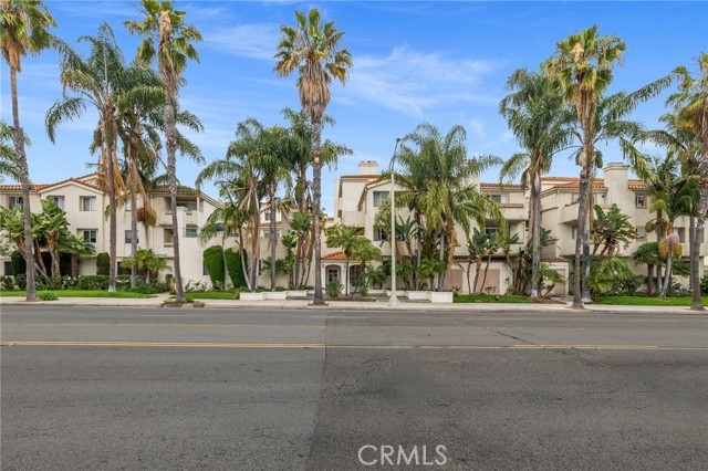 3605 E Anaheim Street, Long Beach CA: https://media.crmls.org/medias/0a9958c2-194e-4662-b228-6eabd8a277f6.jpg