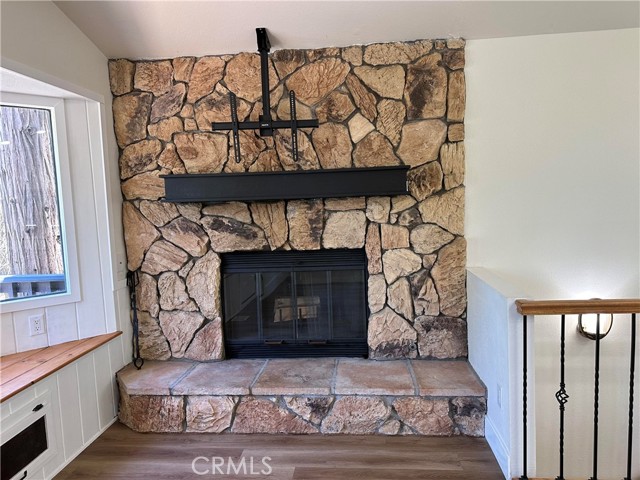 Detail Gallery Image 4 of 27 For 25094 Valle Dr, Crestline,  CA 92325 - 2 Beds | 1 Baths