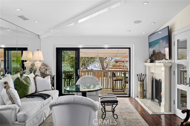 1030 Bayside Cove, Newport Beach CA: https://media.crmls.org/medias/0a9afd5e-13c4-4764-a9c3-dddbdd4cba77.jpg