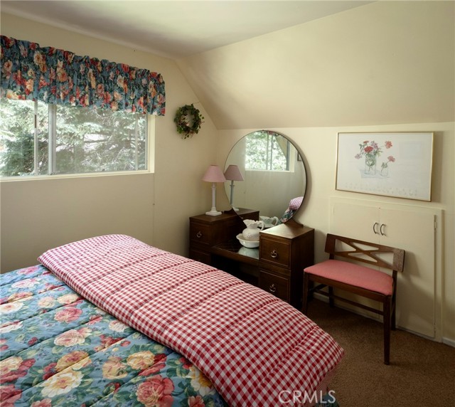 377 Hillside Road, Lake Arrowhead, California 92352, 3 Bedrooms Bedrooms, ,2 BathroomsBathrooms,Single Family Residence,For Sale,Hillside,EV24137550