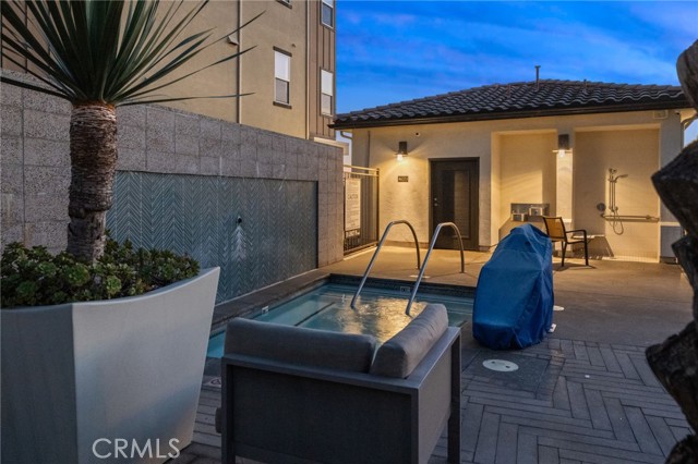 Detail Gallery Image 32 of 37 For 1068 Hampton Dr, Costa Mesa,  CA 92627 - 4 Beds | 3/1 Baths