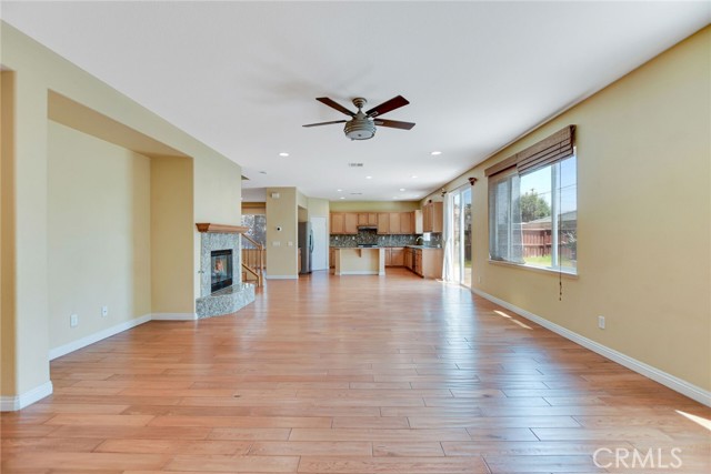 12139 Serra Avenue, Chino CA: https://media.crmls.org/medias/0a9c71cb-91cd-4e3f-978c-22346ae917f1.jpg