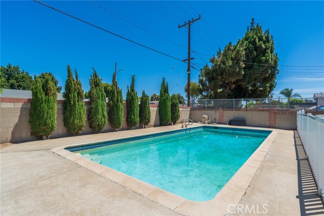 Detail Gallery Image 33 of 37 For 2127 W Sunrise Ave, Anaheim,  CA 92801 - 3 Beds | 1/1 Baths