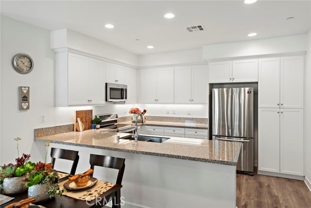 Detail Gallery Image 11 of 28 For 163 Pinkerton Ln, La Habra,  CA 90631 - 2 Beds | 2/1 Baths