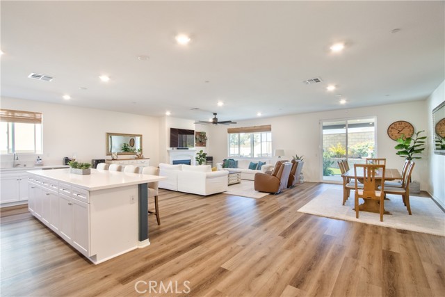 33084 Toledo Bend Court, Winchester CA: https://media.crmls.org/medias/0a9d8d34-7b73-429a-8385-4abc24ce8c93.jpg
