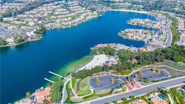 24102 Castilla Lane, Mission Viejo CA: https://media.crmls.org/medias/0a9dcd08-d9ac-4199-b71c-385745dbabea.jpg