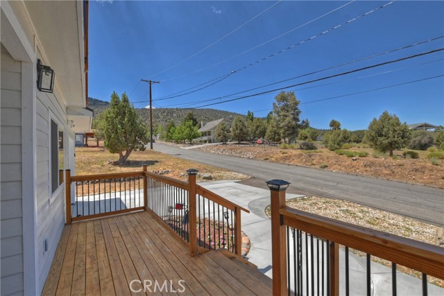 1215 Valley View Drive, Big Bear City CA: https://media.crmls.org/medias/0a9e9e48-8d38-49e3-8b20-4f0c4c45912b.jpg