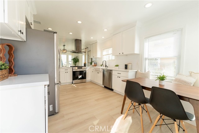 5743 Breakfast Nook - 2