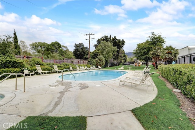 Detail Gallery Image 26 of 31 For 23526 Newhall Ave #6,  Newhall,  CA 91321 - 2 Beds | 1/1 Baths