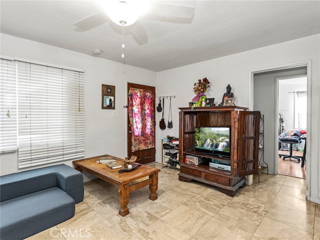 Detail Gallery Image 15 of 29 For 2215 N Brighton St, Burbank,  CA 91504 - 2 Beds | 1 Baths