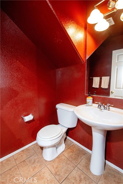 Detail Gallery Image 24 of 48 For 29458 Shannon Ct #89,  Canyon Country,  CA 91387 - 4 Beds | 2/1 Baths