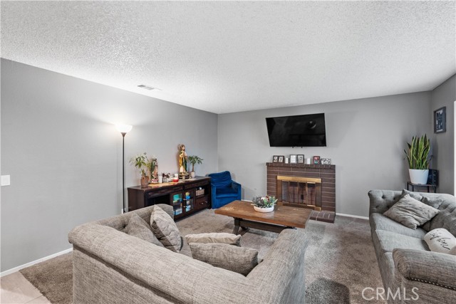 Detail Gallery Image 5 of 28 For 554 W Mariposa, Rialto,  CA 92376 - 4 Beds | 2 Baths