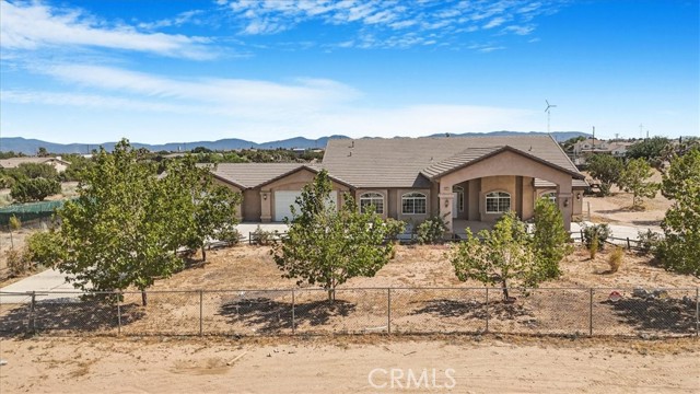 12771 Elm Street, Oak Hills CA: https://media.crmls.org/medias/0aa14090-c561-4a5d-9594-a089cf6fb096.jpg