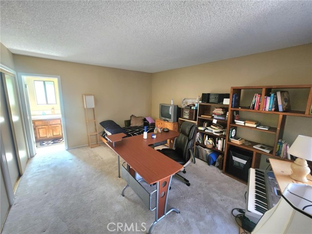 450 Fairway Drive, Palmdale CA: https://media.crmls.org/medias/0aa150fb-51c0-41d3-a454-b60e6f86cb4b.jpg