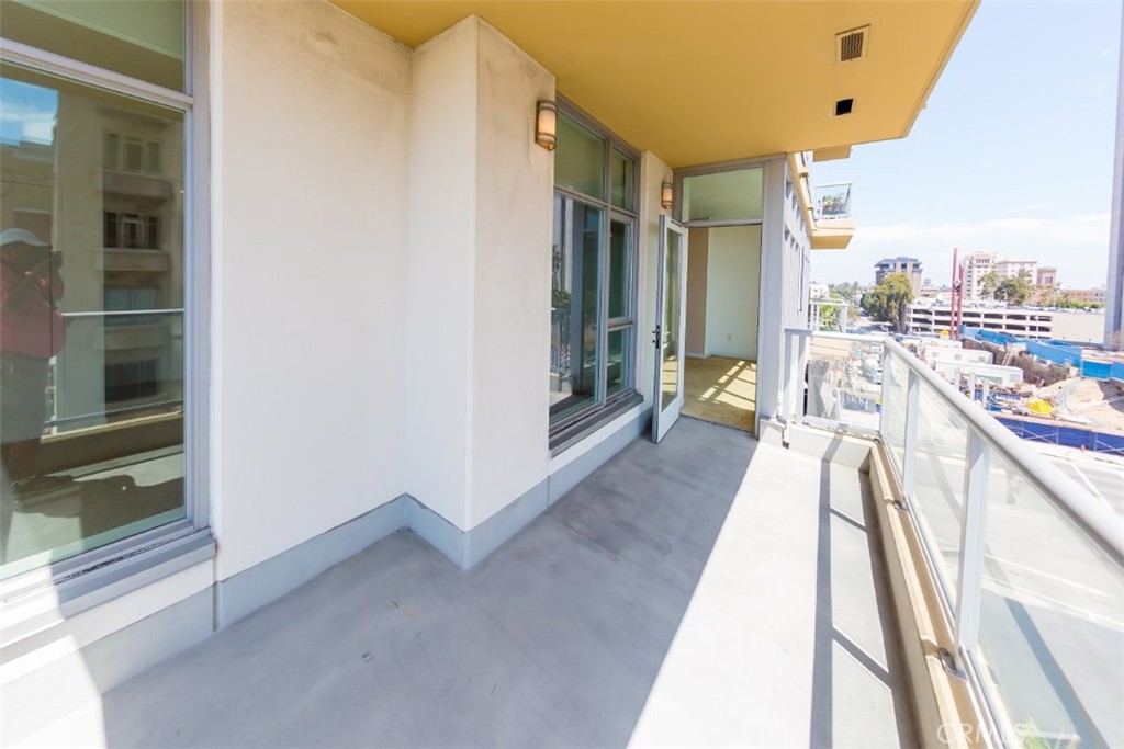 400 W Ocean Boulevard #501