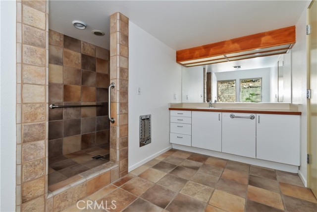 Detail Gallery Image 32 of 75 For 22 Holly Dr, Running Springs,  CA 92382 - 3 Beds | 2/1 Baths