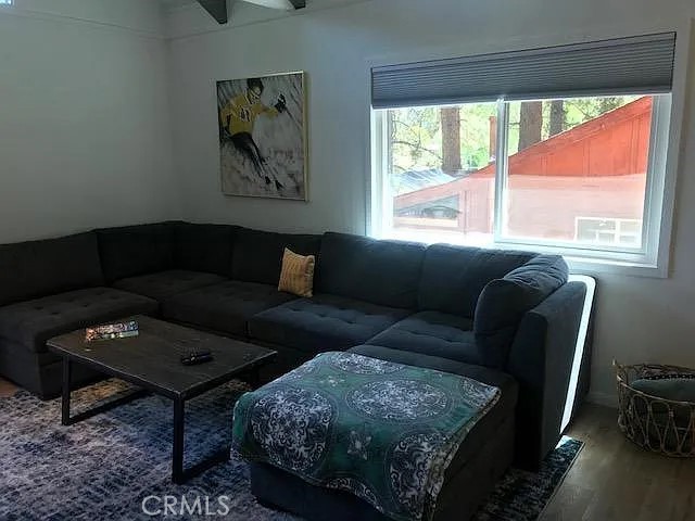 Detail Gallery Image 8 of 9 For 42983 Fern Ave, Big Bear Lake,  CA 92315 - 2 Beds | 1 Baths