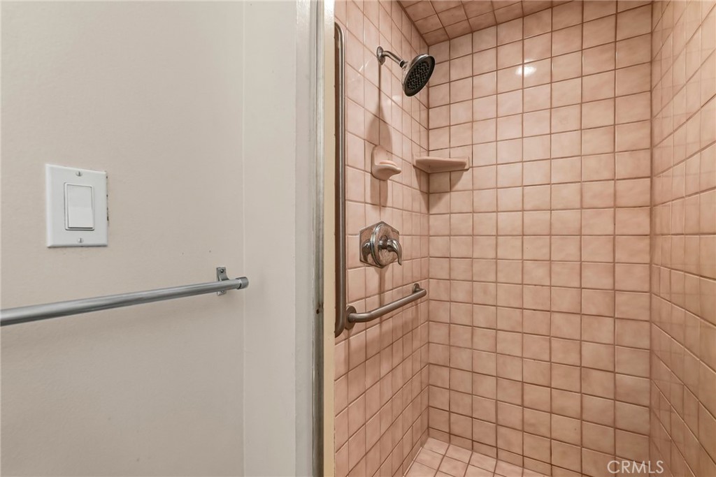 https://media.crmls.org/medias/0aa3643c-6beb-4039-ad53-3a9acb888f8a.jpg?preset=X-Large