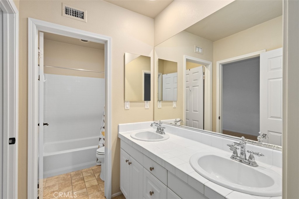 MLS #OC25265982 image #17