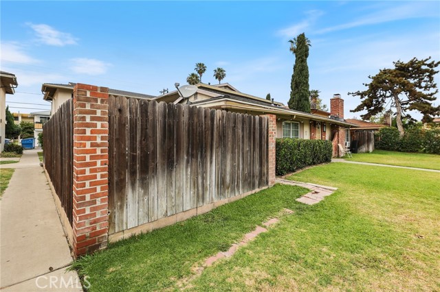 12071 Laguna Street, Garden Grove CA: https://media.crmls.org/medias/0aa42fb7-bfc5-4f09-84cf-31a78aadbbcf.jpg