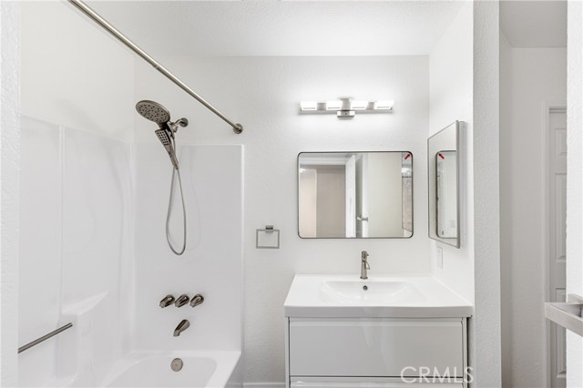 Detail Gallery Image 20 of 24 For 2310 N Fairview St #208,  Burbank,  CA 91504 - 2 Beds | 3 Baths