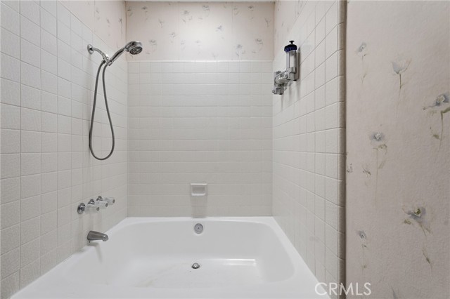 Detail Gallery Image 18 of 26 For 6121 Shoup Ave #23,  Woodland Hills,  CA 91367 - 2 Beds | 2 Baths