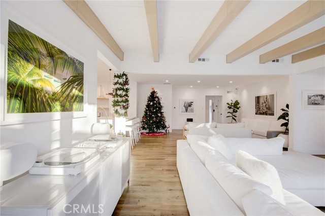 Detail Gallery Image 32 of 72 For 8161 Encino Ave, Northridge,  CA 91325 - 4 Beds | 3 Baths