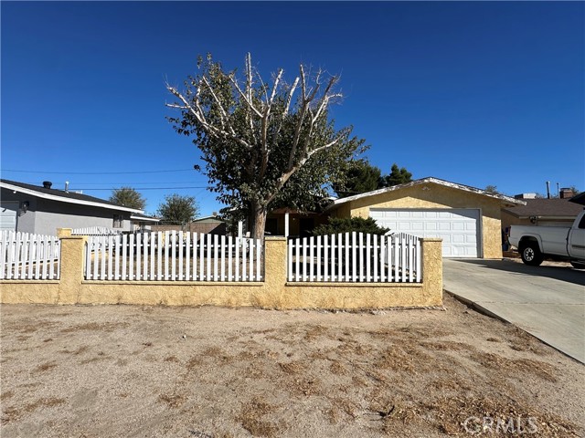 Detail Gallery Image 2 of 2 For 3316 Roxbury St, Rosamond,  CA 93560 - 3 Beds | 2 Baths