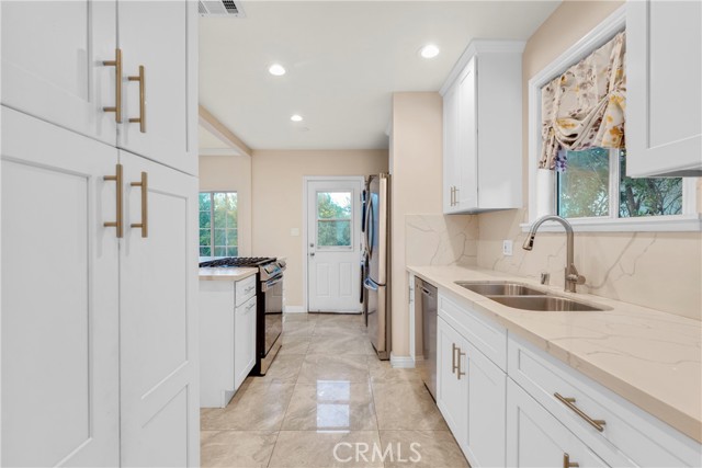 19119 Lemay Street, Reseda CA: https://media.crmls.org/medias/0aa658a8-e791-449c-8d8b-24c3cbb40373.jpg