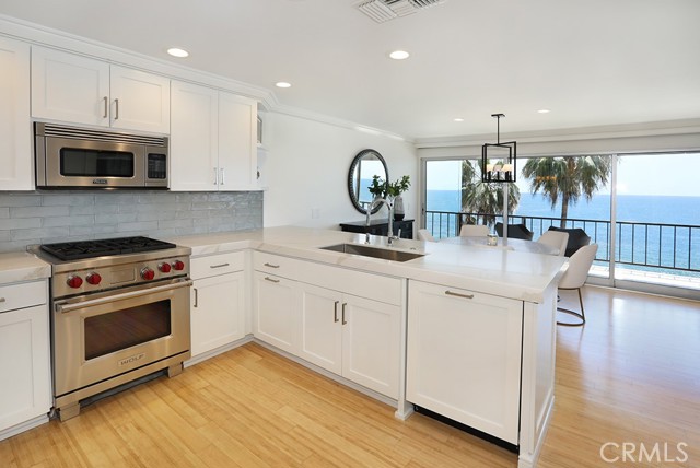 31423 South Coast Hwy, Laguna Beach CA: https://media.crmls.org/medias/0aa66aa9-6f86-4ac5-96fd-d0fdd5e7acaa.jpg