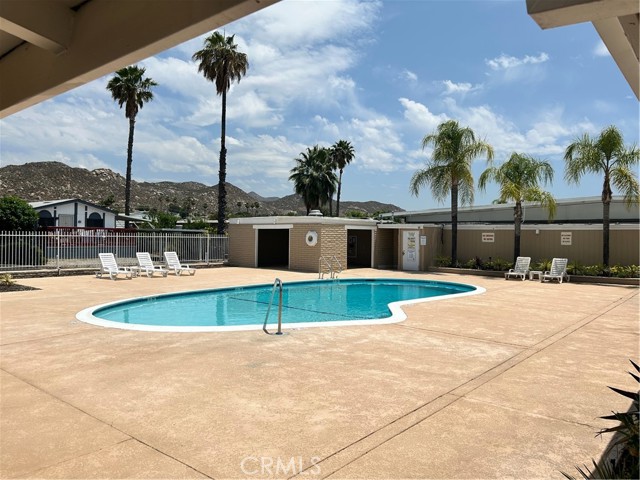 1455 S State Street, Hemet CA: https://media.crmls.org/medias/0aa68910-9011-4887-92ce-efa2bef62cdd.jpg