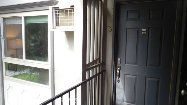 Detail Gallery Image 20 of 45 For 22030 Calvert St #3,  Woodland Hills,  CA 91367 - 2 Beds | 1 Baths