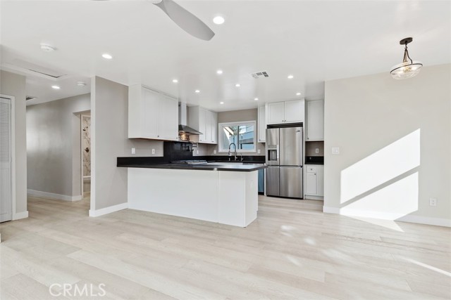 Detail Gallery Image 12 of 38 For 4769 E Malta, Long Beach,  CA 90815 - 3 Beds | 3 Baths