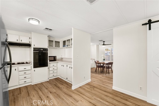 Detail Gallery Image 8 of 27 For 1251 E Lugonia, Redlands,  CA 92374 - 2 Beds | 2 Baths