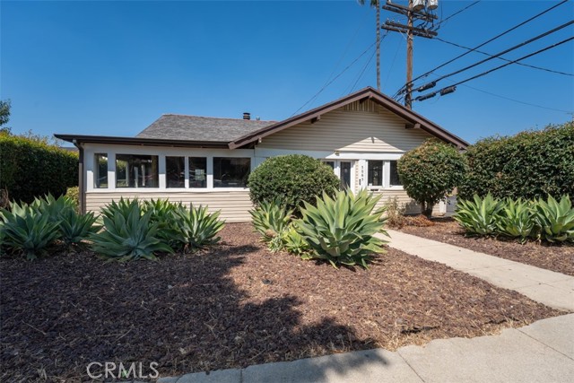 Detail Gallery Image 2 of 39 For 5065 La Roda Ave, Los Angeles,  CA 90041 - 3 Beds | 1 Baths