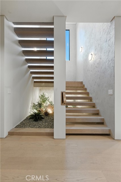 16728 Morrison Street, Encino CA: https://media.crmls.org/medias/0aa9b230-277c-4472-a504-105a8349cdea.jpg