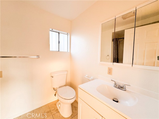 1746 W 82nd Street, Los Angeles CA: https://media.crmls.org/medias/0aa9ce9e-9d1f-4017-a7e6-99007af7835c.jpg