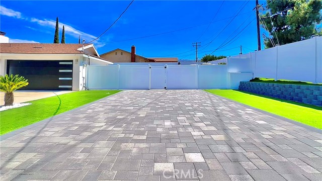 7401 Liberty Avenue, Corona CA: https://media.crmls.org/medias/0aa9e2ad-1a37-4b8a-b952-c91e4fa751db.jpg