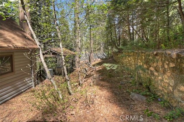 Detail Gallery Image 4 of 52 For 851 Cottage Grove, Lake Arrowhead,  CA 92352 - 2 Beds | 2 Baths